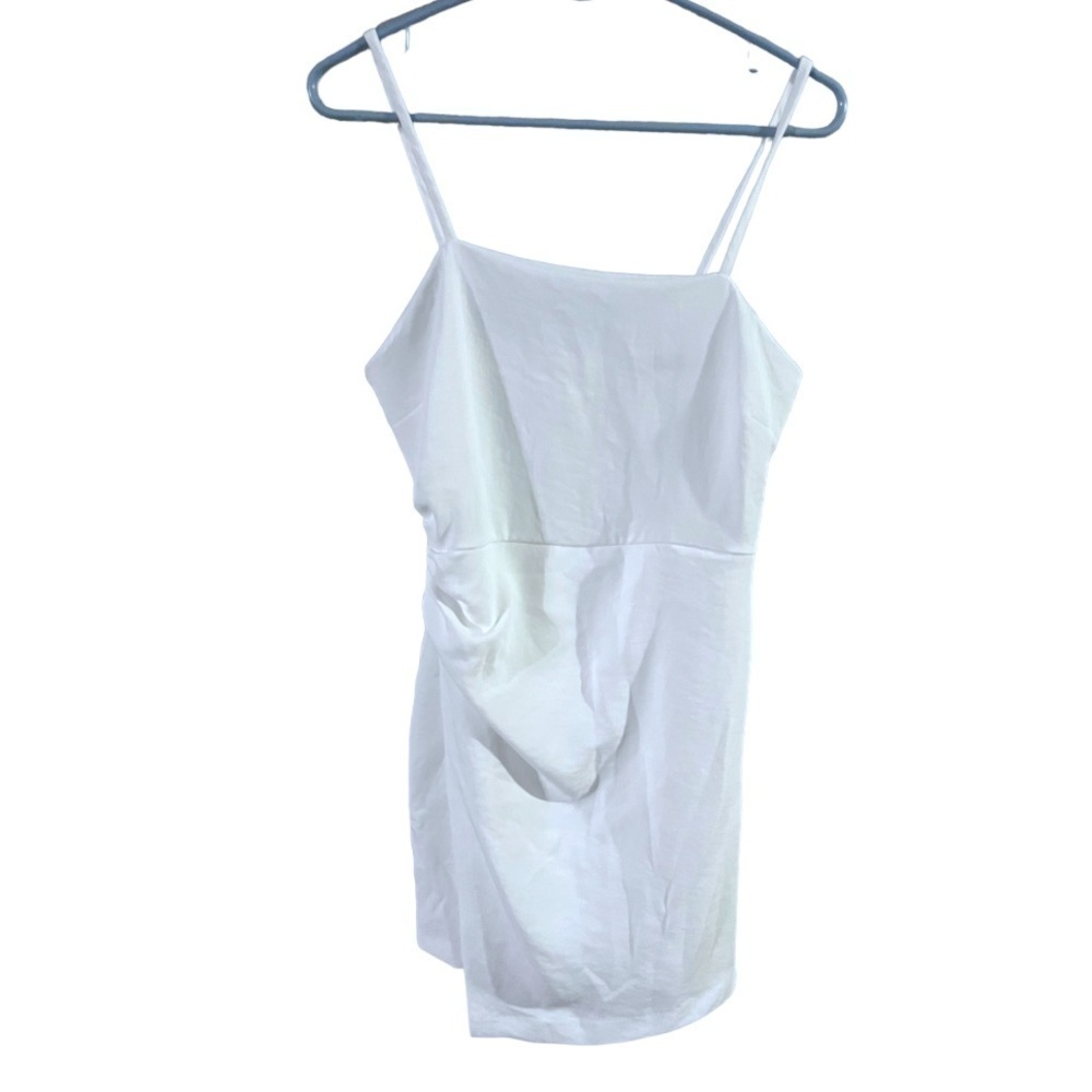 Zara White cocktail dress Sleeveless with a cinched waistline Size L